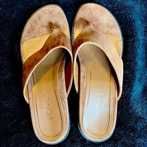 Vionic Women's Citrine Agave Vio-Motion Insole Toe-Post Sandal 7